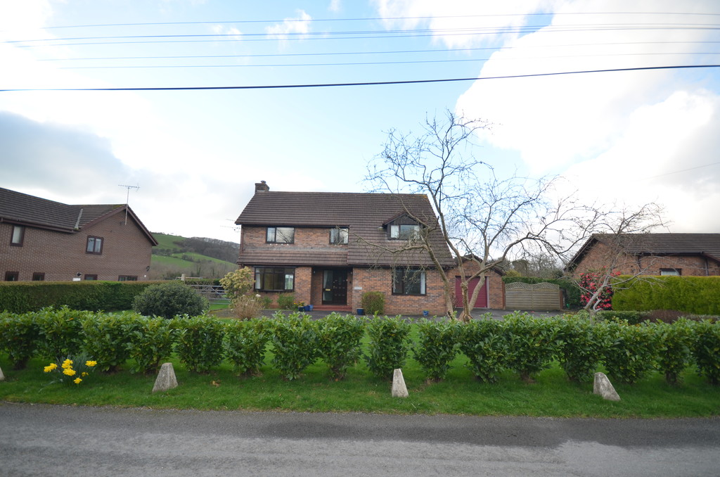 Birchmead, Lon Glanfred, Llandre